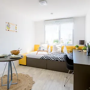 ** Aparthotel Sweetly Alexandrin France